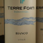 Champagne en wijnen de blender Terre Forti Bianco d'Italië
