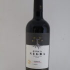 champagne en wijnen de blender Finca Negra Reserva Carmenere