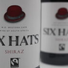 champagne en wijnen de blender Six Hats Shiraz
