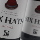 champagne en wijnen de blender Six Hats Shiraz